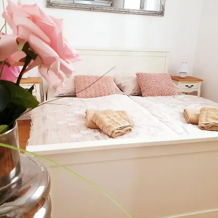 D&m - An In The Heart Of The Old Town 시베니크