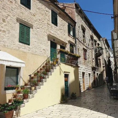 D&m - An In The Heart Of The Old Town